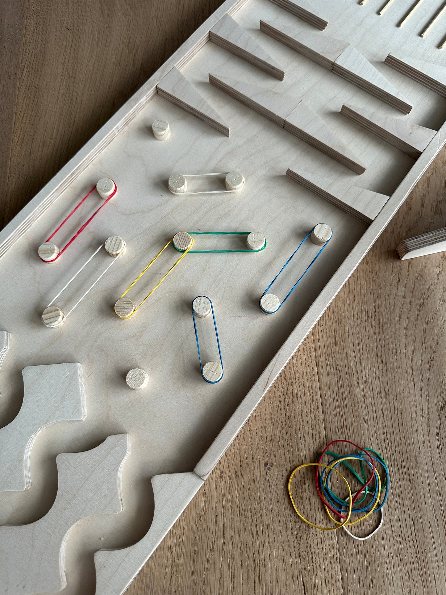 1-Meter Kugelbahn-Platte – mit höhenverstellbarer Leiter