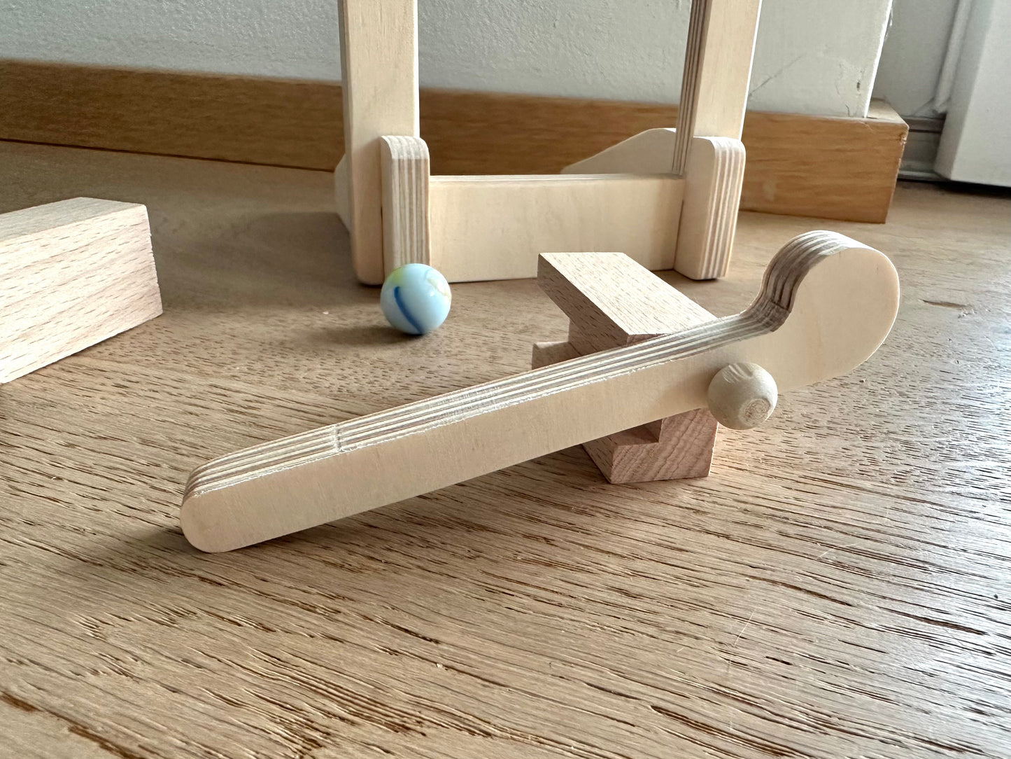 Schranke für Murmelbahn Platten