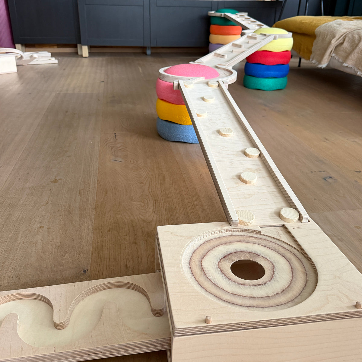 Große Kugelbahn auf Stapelsteinen – 5 cm Kugel