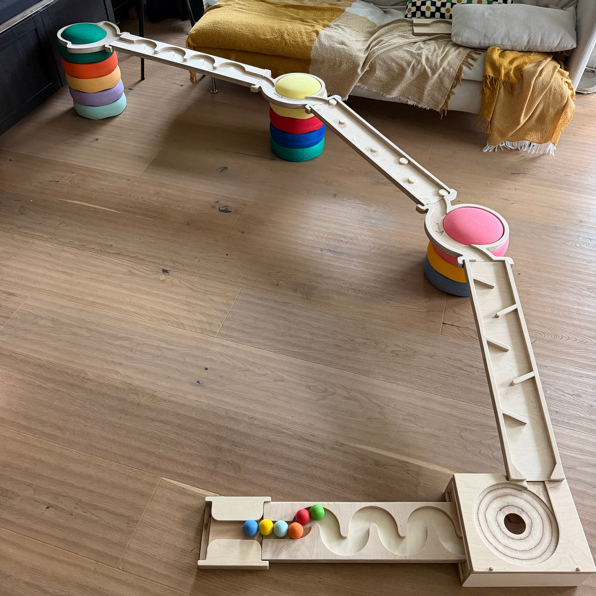 Große Kugelbahn auf Stapelsteinen – 5 cm Kugel