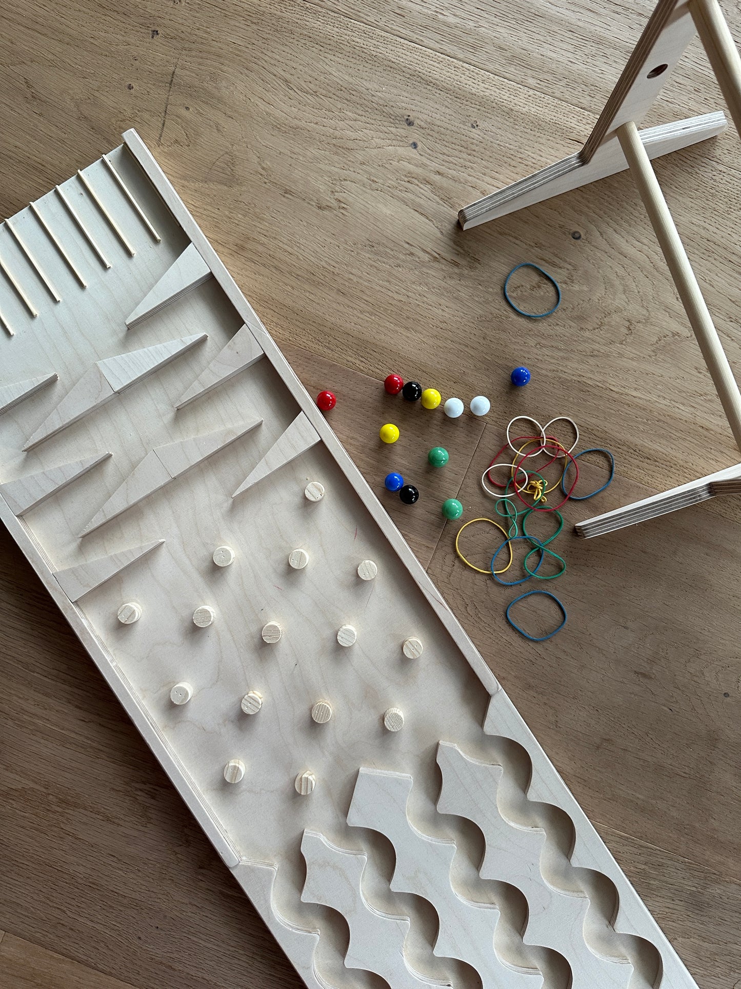 1-Meter Kugelbahn-Platte – mit höhenverstellbarer Leiter