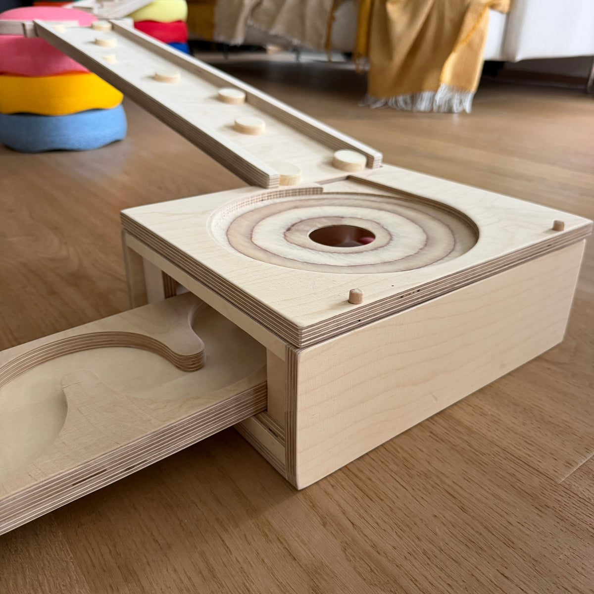 Große Kugelbahn auf Stapelsteinen – 5 cm Kugel