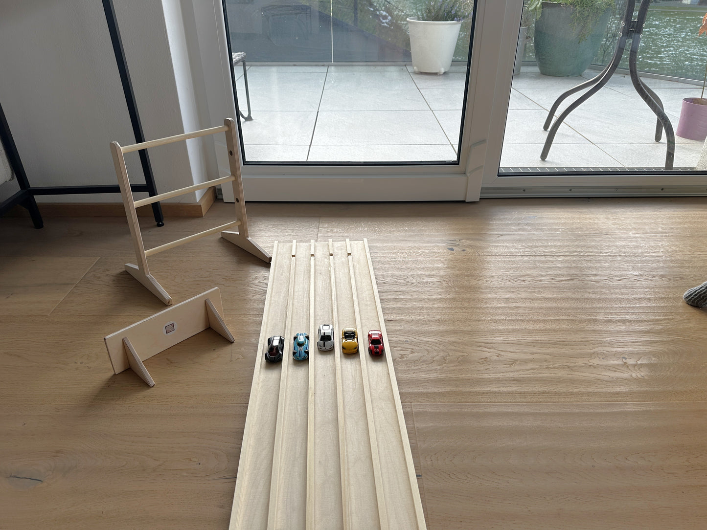 Flitzer Rennstrecke aus Holz – 1 Meter | Für 5 Autos | Optional mit Leiter/Turm | Handgefertigt | Kompatibel mit Murmelbahn & Erweiterungen