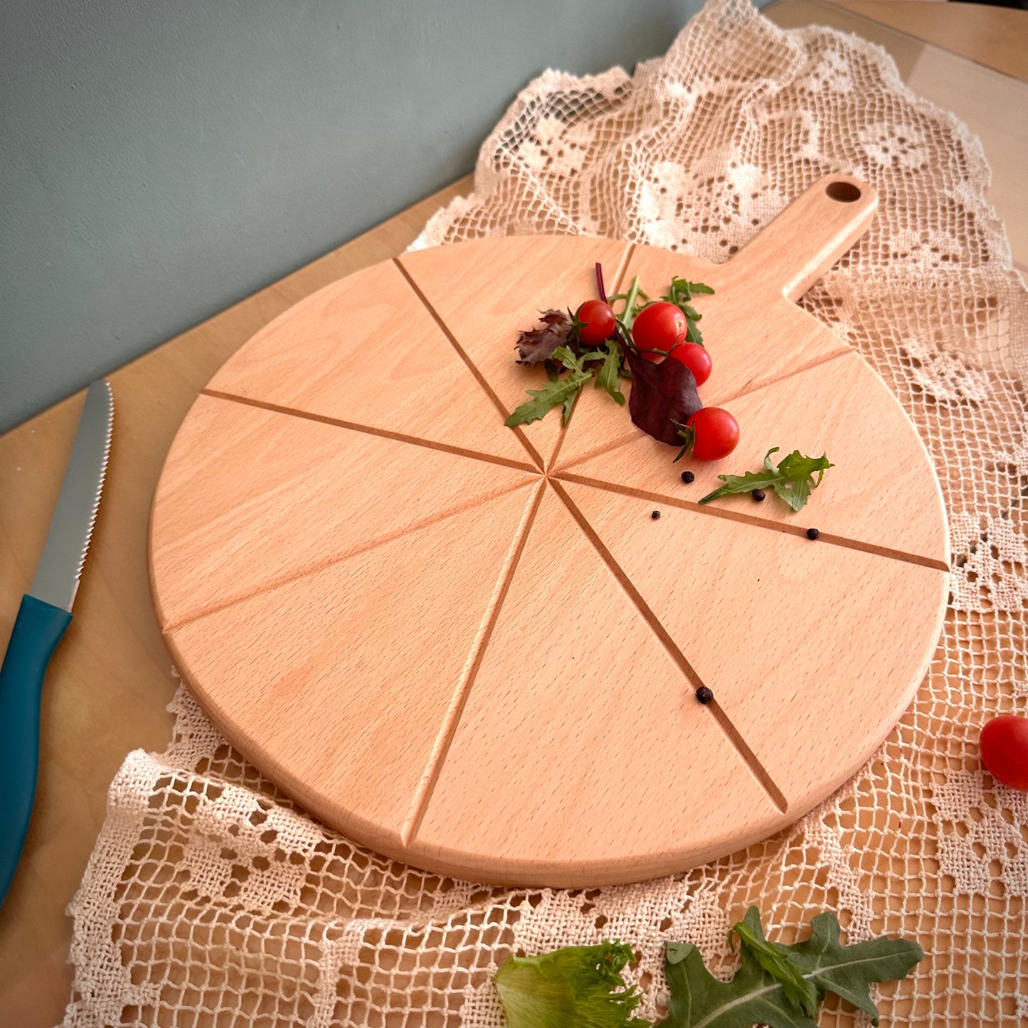 Pizzabrett mit Schneiderinnen