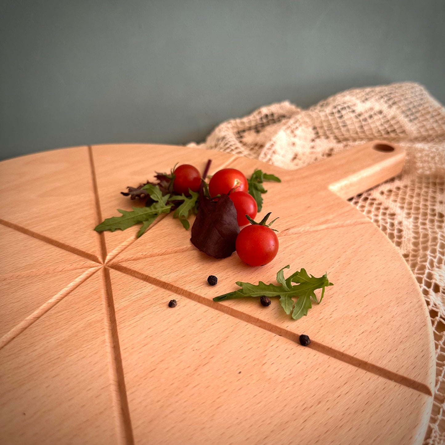 Pizzabrett mit Schneiderinnen